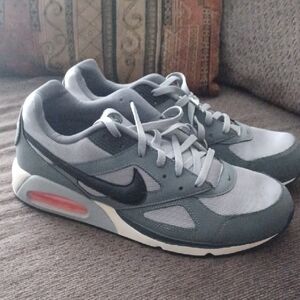 Nike Men's Gray and Black Sneakers